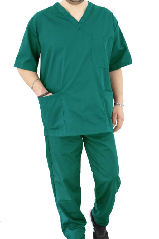 Ιατρικό Scrub set unisex πράσινο με παντελόνι και μπλούζα κοντομάνικη με λαιμόκοψη τύπου V.