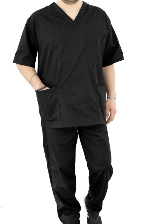 Ιατρικό Scrub set unisex μαύρο με παντελόνι και μπλούζα κοντομάνικη με λαιμόκοψη τύπου V.